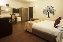 Golden Leaf Hotel ニューデリー